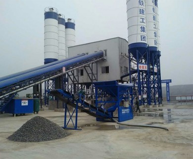 中鐵建工集團陽大鐵路洗石機工作現場